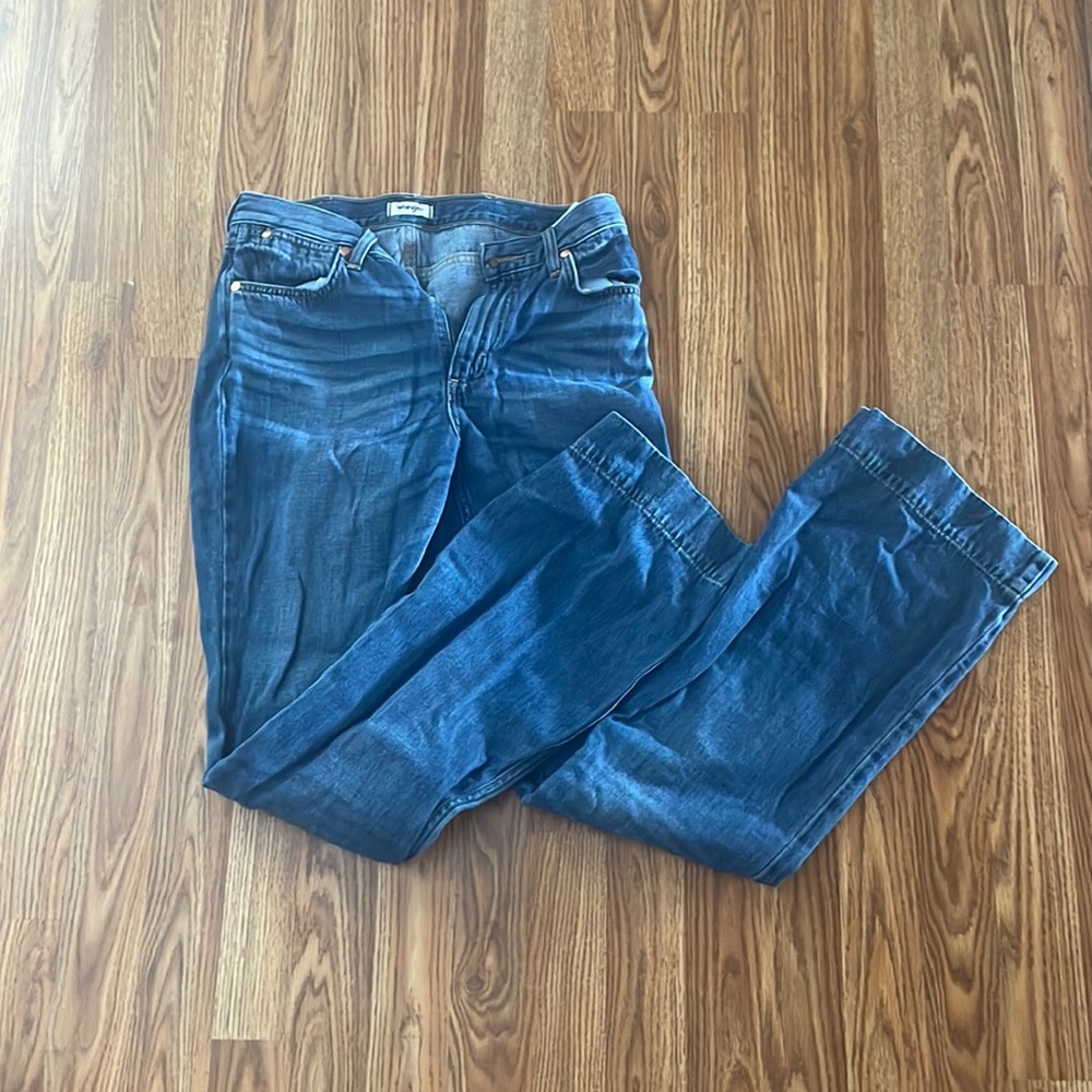 Wrangler “Exaggerated Boot” 27x34 jeans